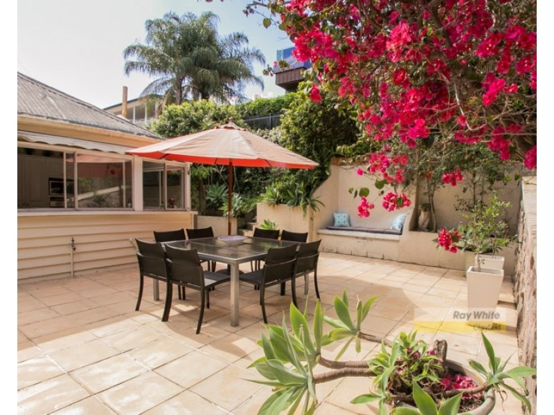 22 Crescent Road, Hamilton QLD 4007