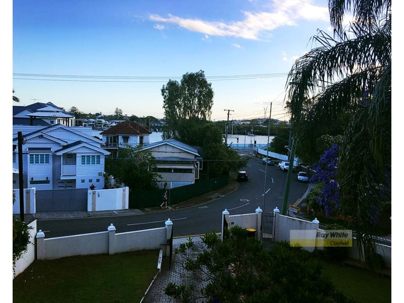 22 Crescent Road, Hamilton QLD 4007