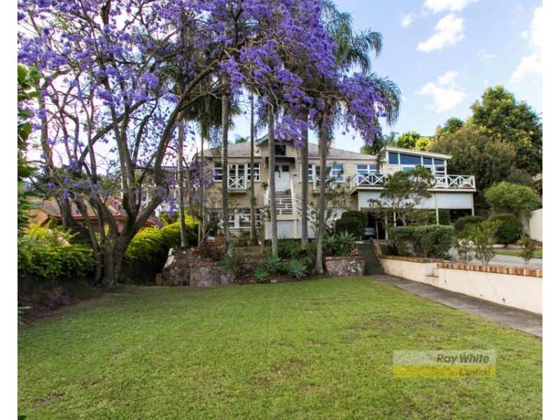 22 Crescent Road, Hamilton QLD 4007