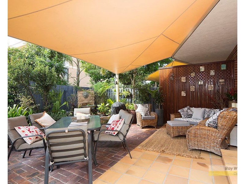 2/11 Montpelier Street, Clayfield QLD 4011