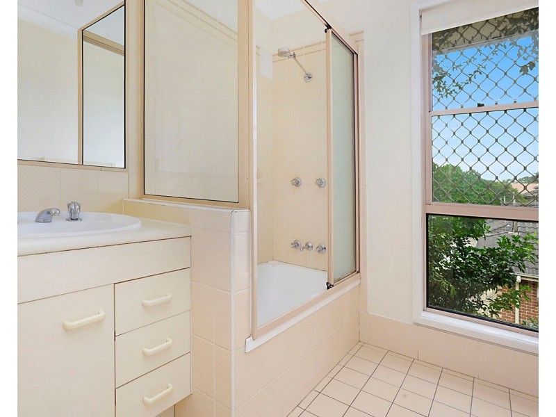 2/121 Allen Street, Hamilton QLD 4007