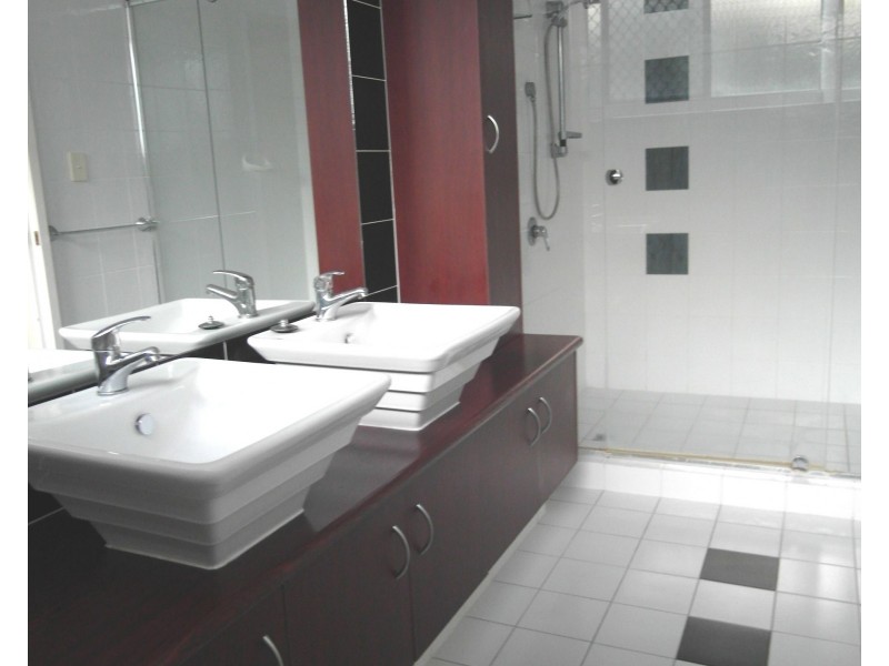 2/52 London Road, Clayfield QLD 4011