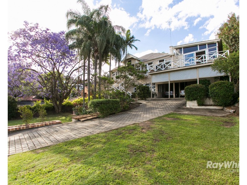 22 Crescent Road, Hamilton QLD 4007
