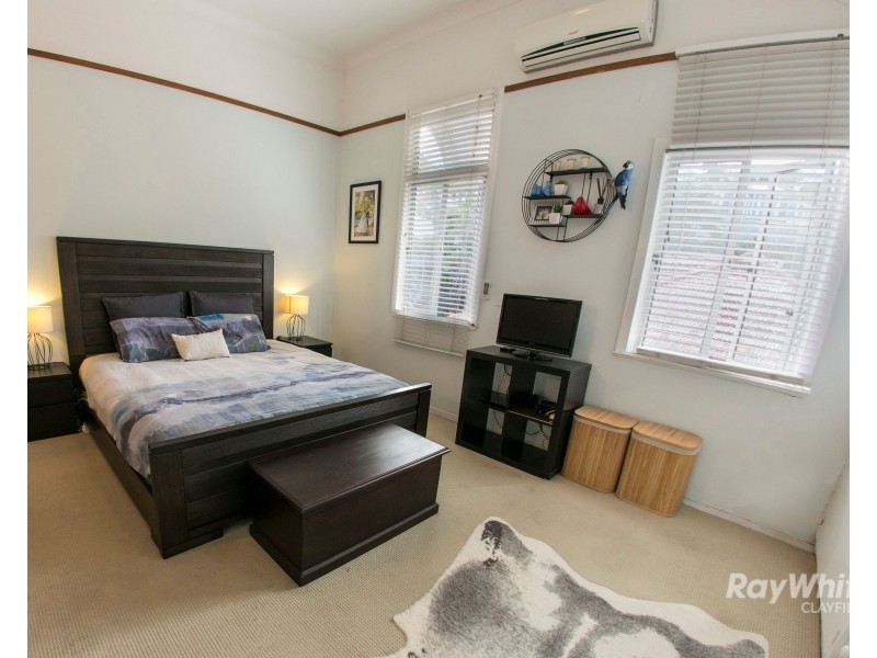 22 Crescent Road, Hamilton QLD 4007