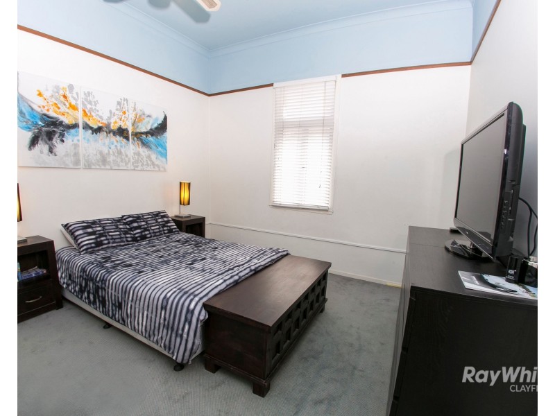 22 Crescent Road, Hamilton QLD 4007