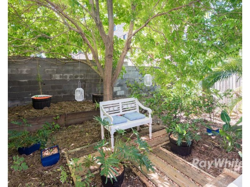 2/48 Hows Road, Nundah QLD 4012