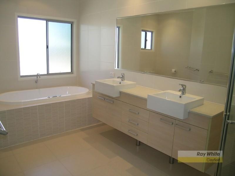 110 Mein Street, Hendra QLD 4011