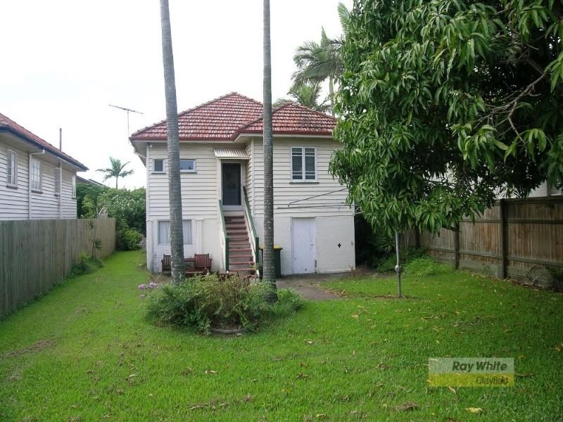 27 Hamilton Avenue, Hendra QLD 4011