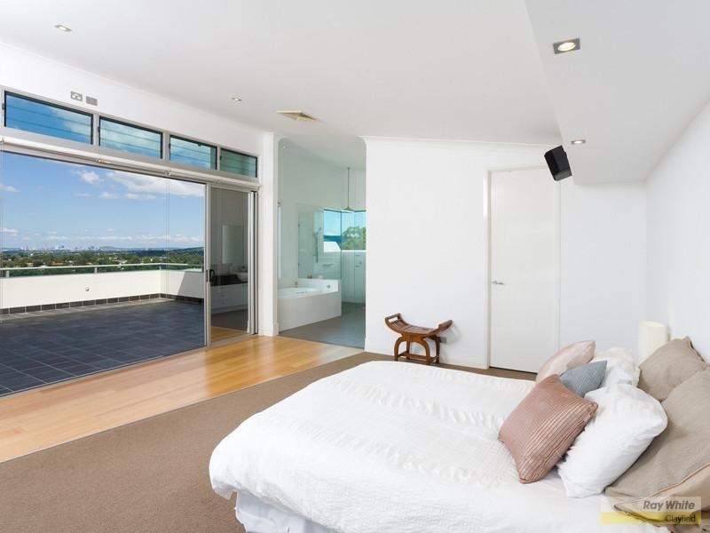 35 Yarraman Street, Arana Hills QLD 4054