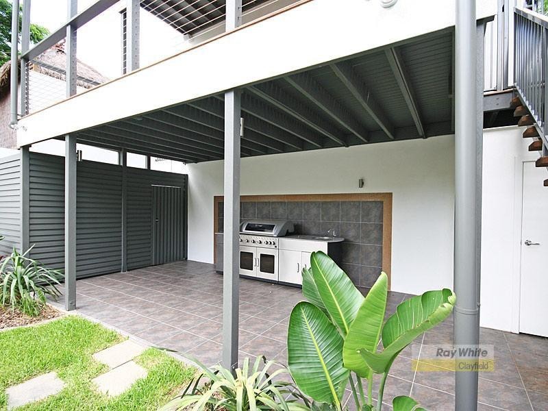 31 Pine Street, Hamilton QLD 4007