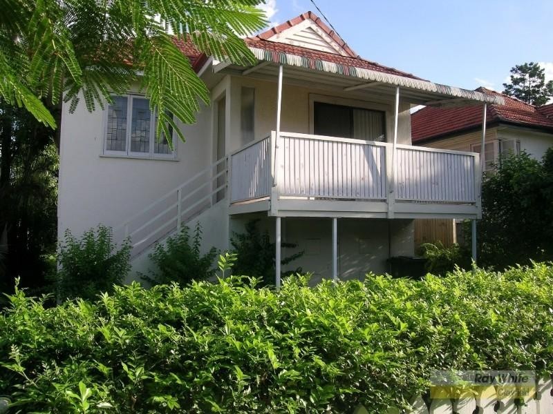 27 Hamilton Avenue, Hendra QLD 4011