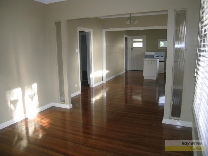 27 Hamilton Avenue, Hendra QLD 4011