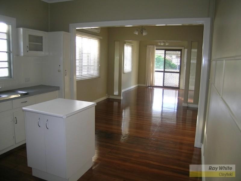 27 Hamilton Avenue, Hendra QLD 4011