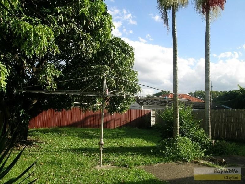 27 Hamilton Avenue, Hendra QLD 4011