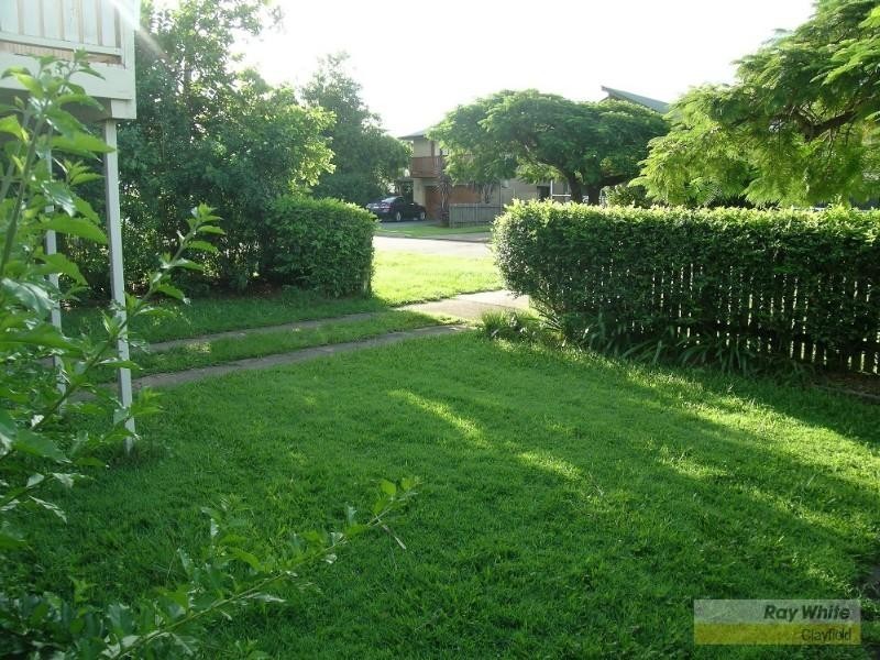 27 Hamilton Avenue, Hendra QLD 4011