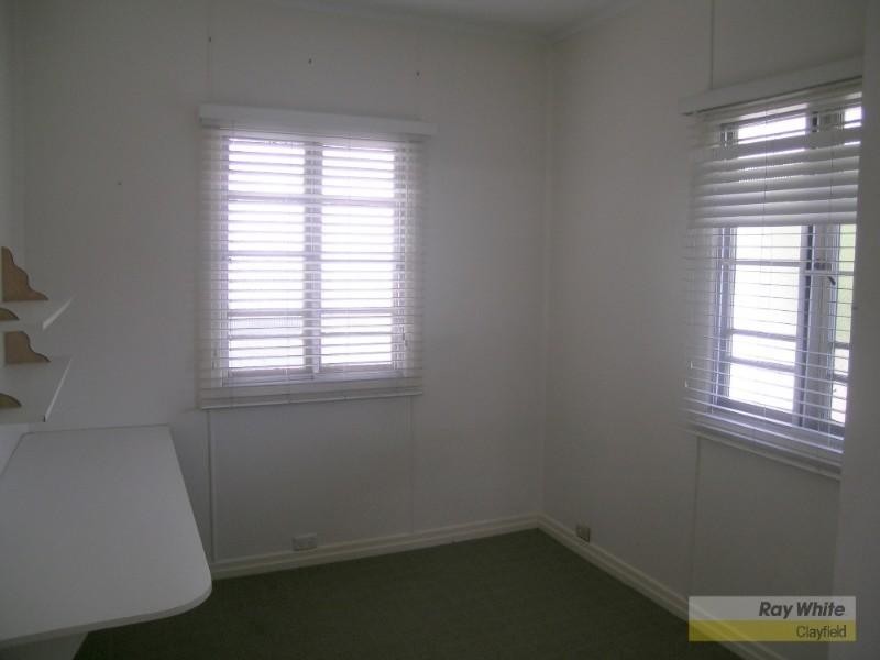 27 Hamilton Avenue, Hendra QLD 4011