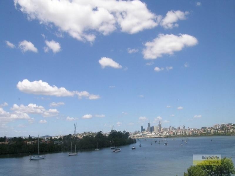 2/61 Hillside Crescent, Hamilton QLD 4007