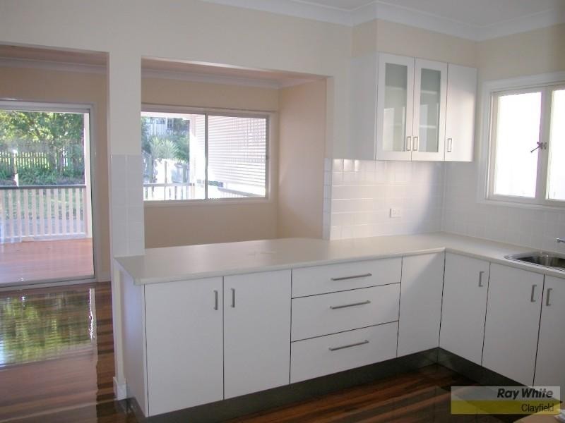 98 Barlow Street, Clayfield QLD 4011