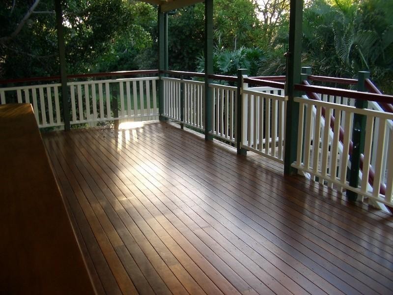 10 Barnes Avenue, Coorparoo QLD 4151