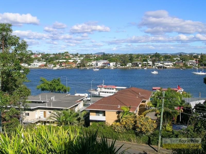 32 Crescent Road, Hamilton QLD 4007