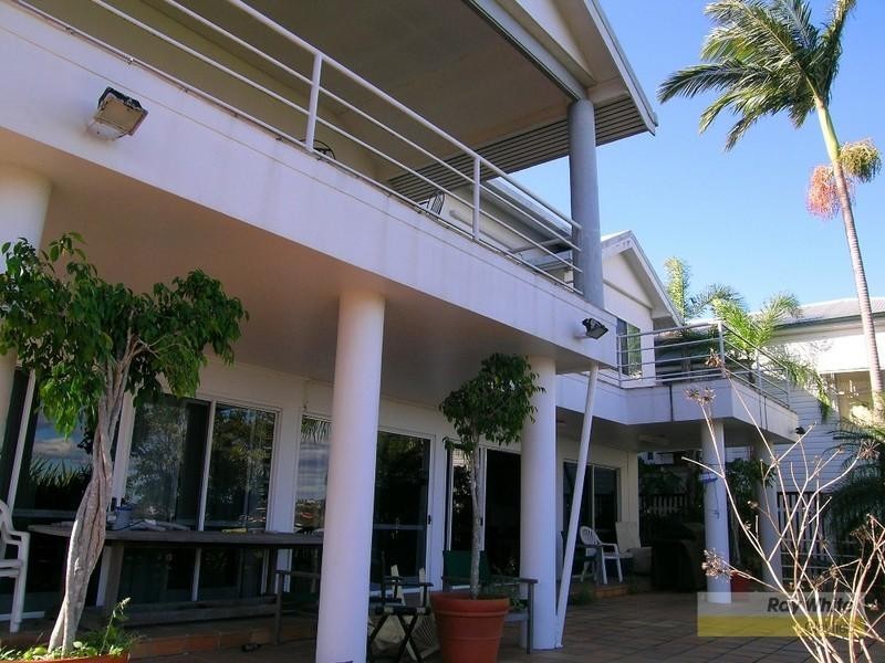 32 Crescent Road, Hamilton QLD 4007