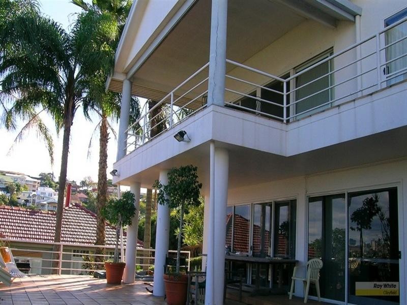 32 Crescent Road, Hamilton QLD 4007