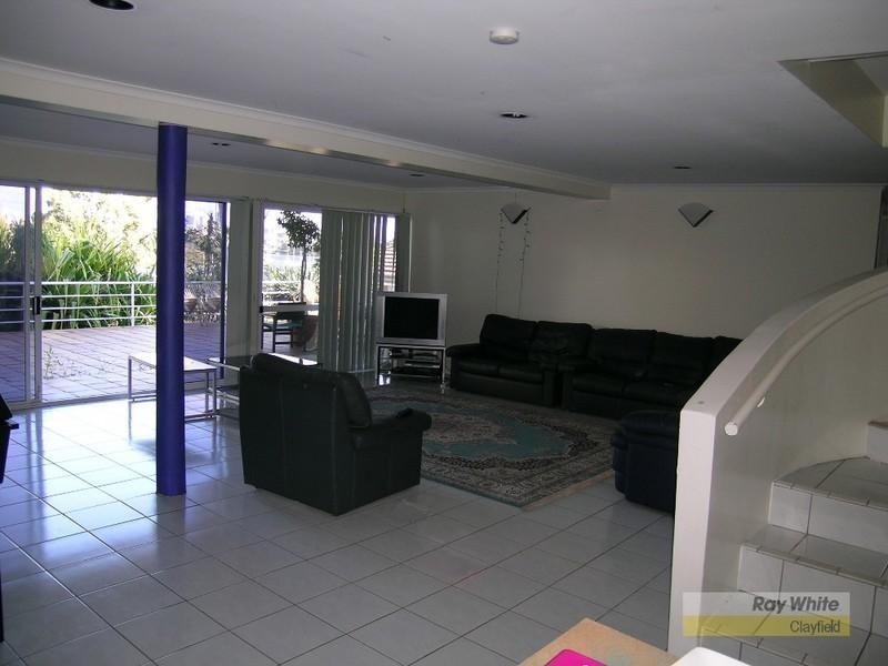 32 Crescent Road, Hamilton QLD 4007