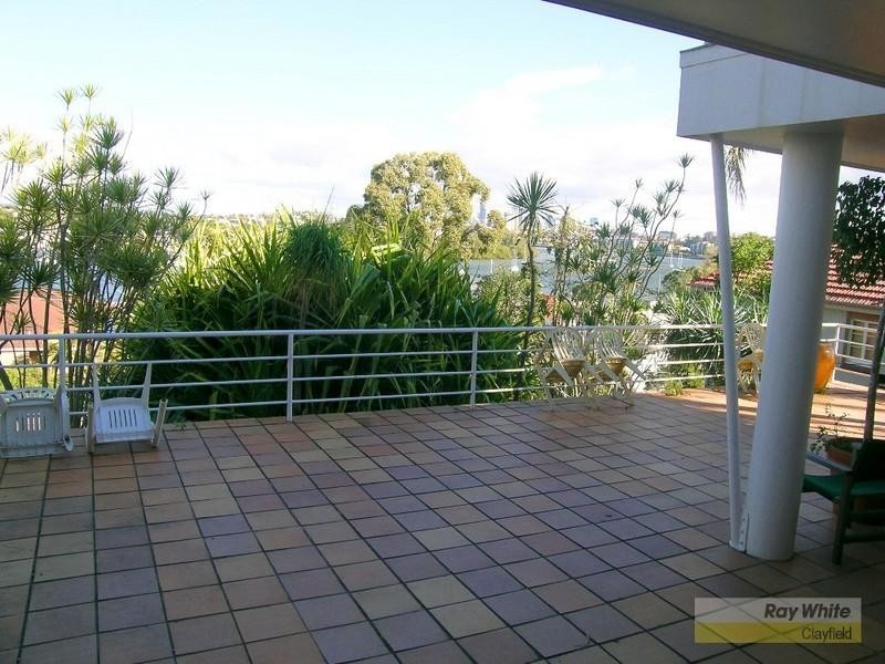 32 Crescent Road, Hamilton QLD 4007