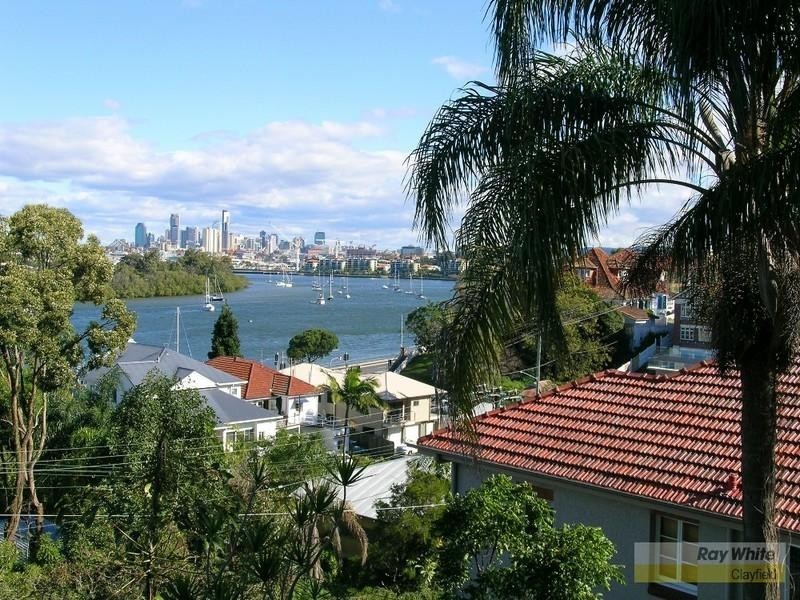 32 Crescent Road, Hamilton QLD 4007