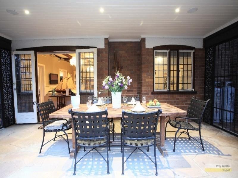 132 Windermere Road, Hamilton QLD 4007