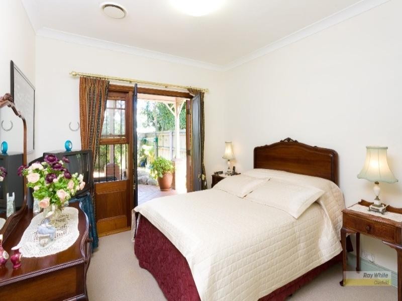 26 Henry Street, Wooloowin QLD 4030