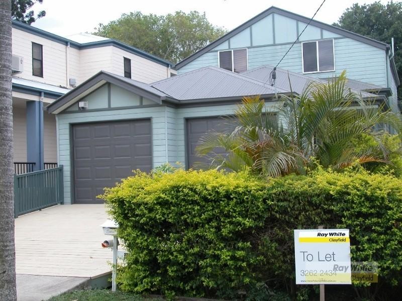 32 Lewis Street, Clayfield QLD 4011