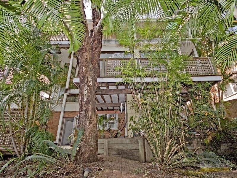 8 Fairseat Street, Bardon QLD 4065