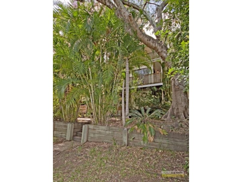 8 Fairseat Street, Bardon QLD 4065