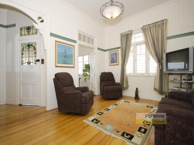 21 Cromwell Street, Wooloowin QLD 4030