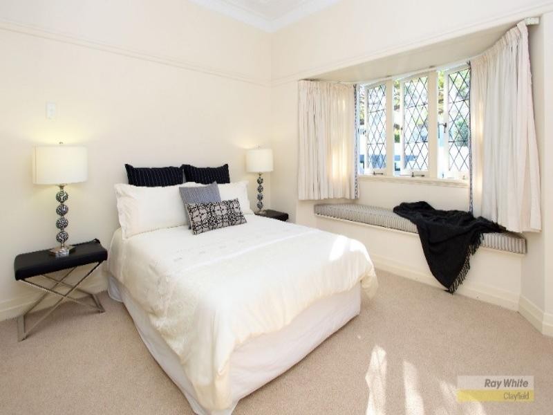 55 Hipwood Road, Hamilton QLD 4007