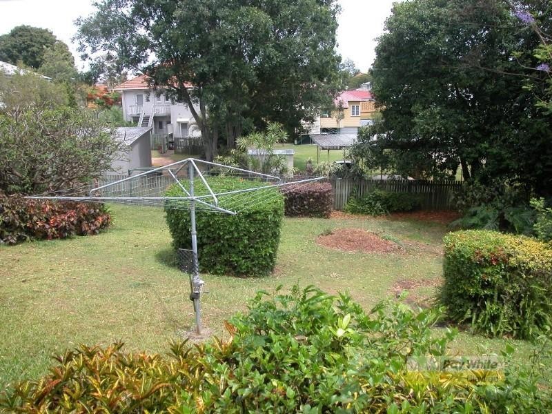 16 Doncaster Street, Hendra QLD 4011