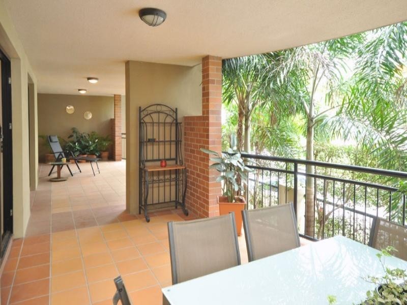 2/52 Beeston Street, Teneriffe QLD 4005