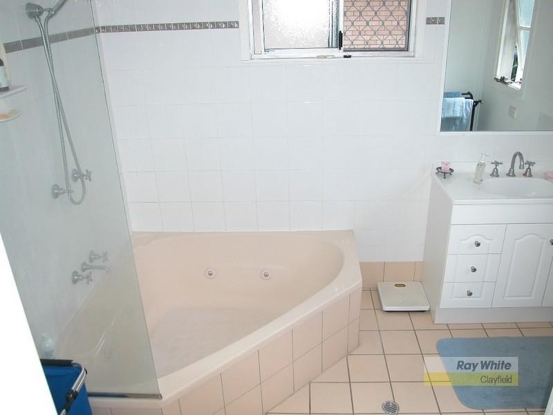 17 Stuckey Road, Clayfield QLD 4011