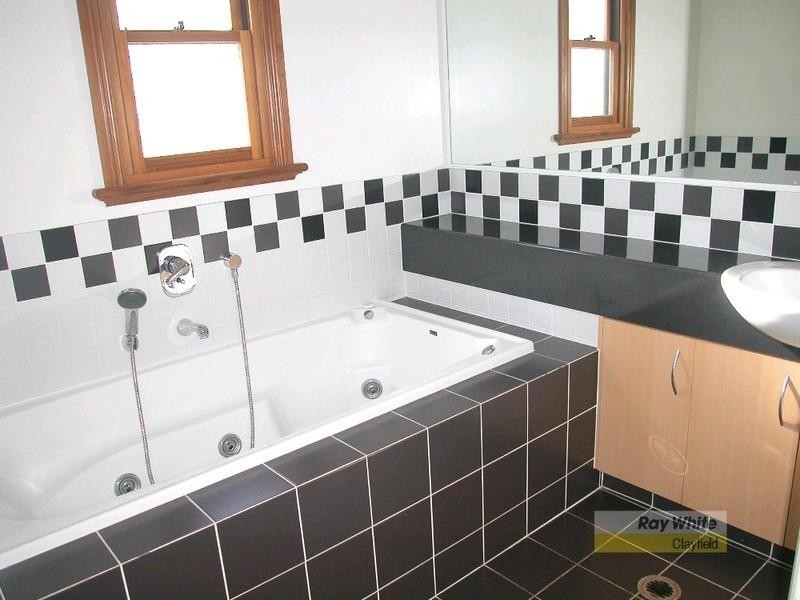 44 Lodge Road, Wooloowin QLD 4030