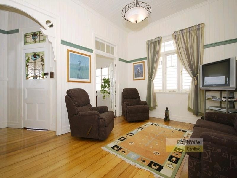 21 Cromwell Street, Wooloowin QLD 4030