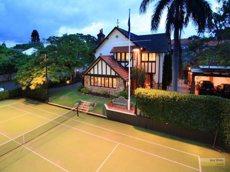 132 Windermere Road, Hamilton QLD 4007