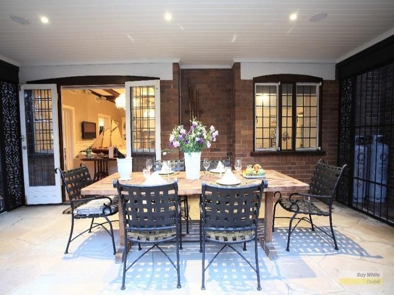 132 Windermere Road, Hamilton QLD 4007