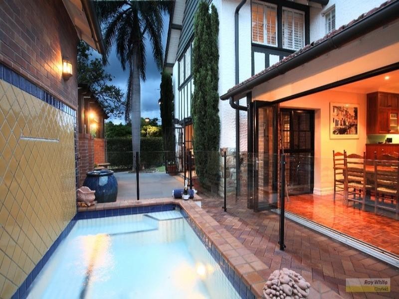 132 Windermere Road, Hamilton QLD 4007