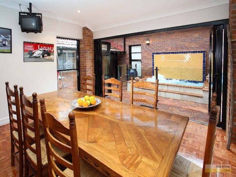 132 Windermere Road, Hamilton QLD 4007