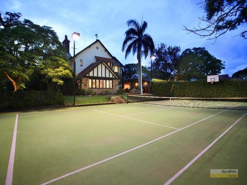 132 Windermere Road, Hamilton QLD 4007