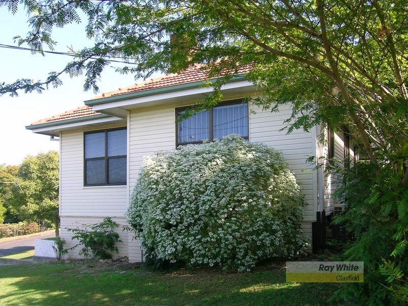 1 Highlands Street, Wavell Heights QLD 4012