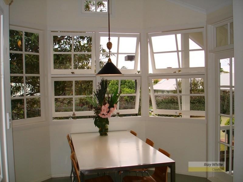 18 Anthony Street, Hamilton QLD 4007