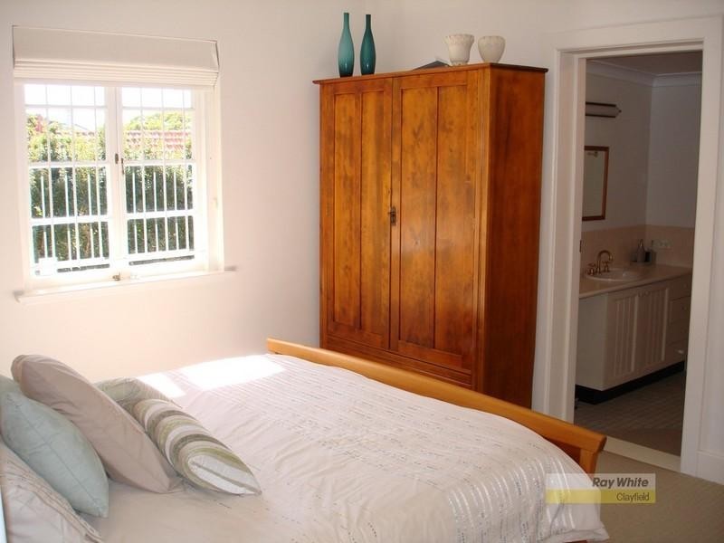 18 Anthony Street, Hamilton QLD 4007