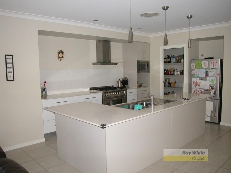 4 Sunny Avenue, Wavell Heights QLD 4012